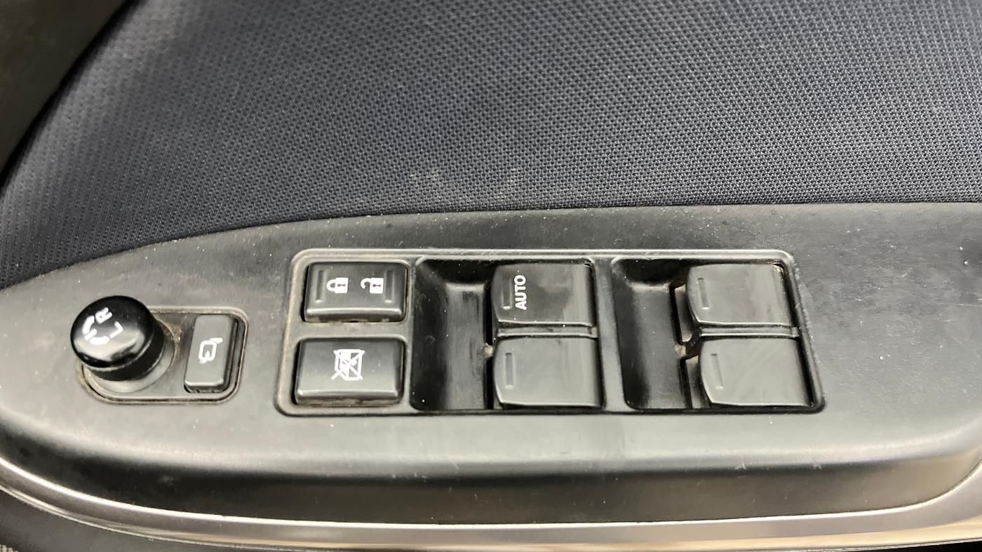 2021 Maruti Baleno ZETA CVT PETROL 1.2, Petrol, Automatic, 29,615 km, Driver Side Door Panels Control