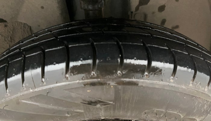 2020 Renault Kwid CLIMBER 1.0 AMT (O), Petrol, Automatic, 54,022 km, Right Front Tyre Tread