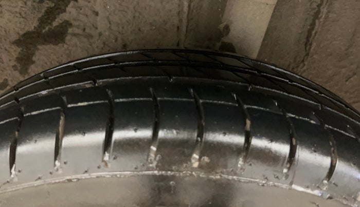 2020 Renault Kwid CLIMBER 1.0 AMT (O), Petrol, Automatic, 54,022 km, Left Rear Tyre Tread