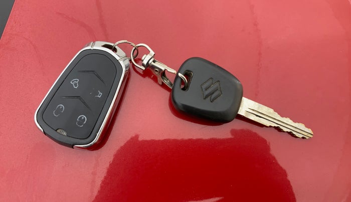 2022 Maruti Alto K10 LXI, Petrol, Manual, 37,461 km, Key Close Up