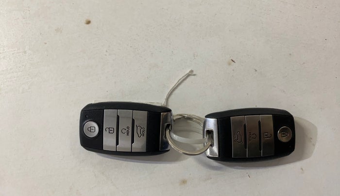 2023 KIA SELTOS HTK PLUS 1.5 IMT, Petrol, Manual, 28,389 km, Key Close Up