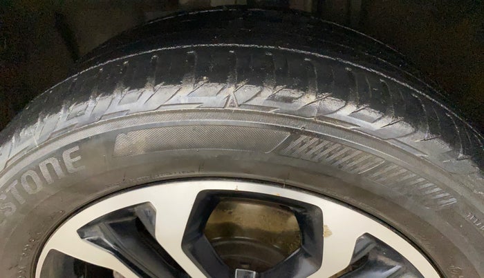 2020 Jeep Compass LIMITED PLUS PETROL AT, Petrol, Automatic, 81,155 km, Left Front Tyre Tread