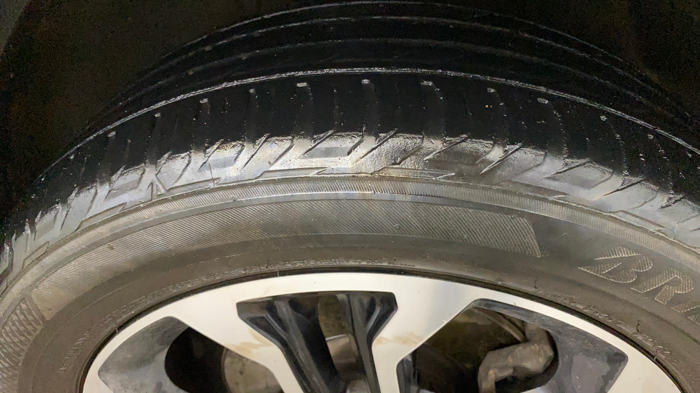 2020 Jeep Compass LIMITED PLUS PETROL AT, Petrol, Automatic, 81,155 km, Right Front Tyre Tread