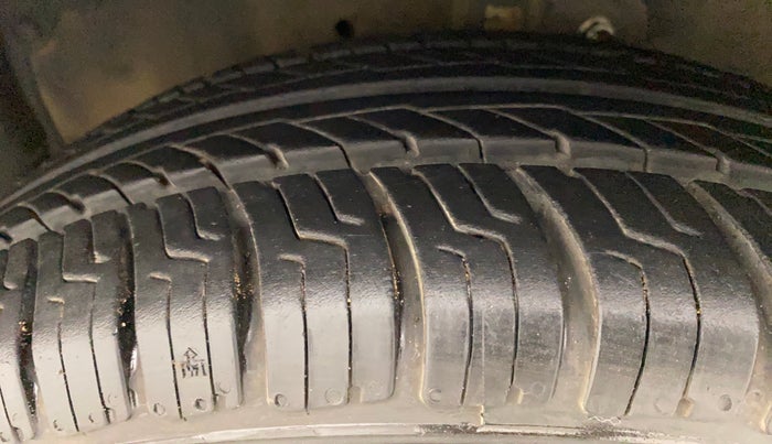 2016 Maruti Celerio ZXI AMT, Petrol, Automatic, 69,565 km, Left Front Tyre Tread