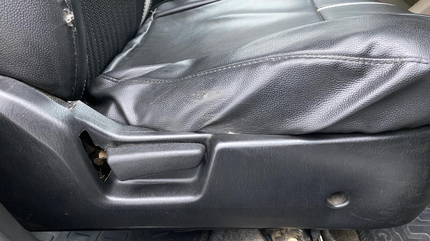 2019 Maruti Alto VXI, Petrol, Manual, 53,633 km, Driver Side Adjustment Panel