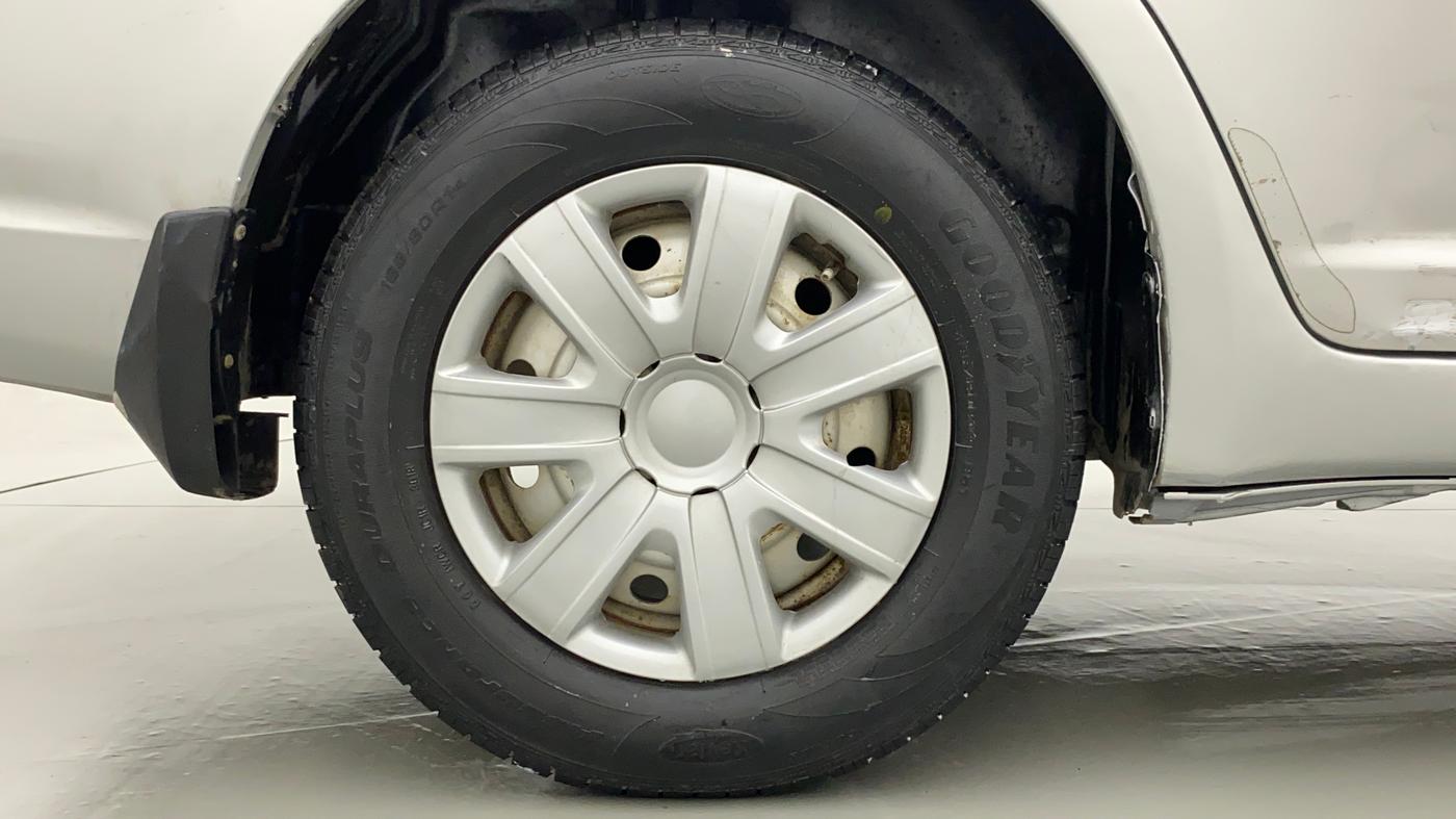 2011 Maruti Swift Dzire LXI, Petrol, Manual, 98,652 km, Right Rear Wheel