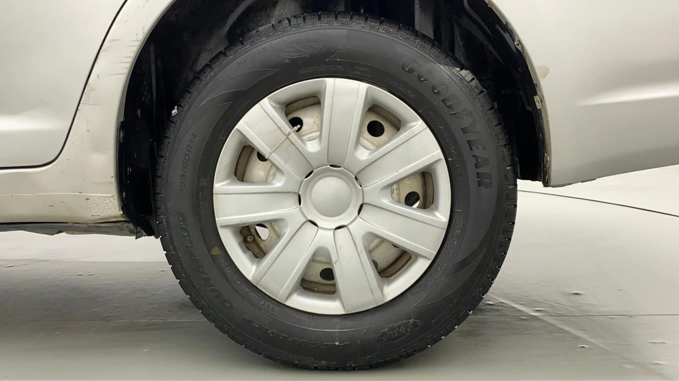 2011 Maruti Swift Dzire LXI, Petrol, Manual, 98,652 km, Left Rear Wheel