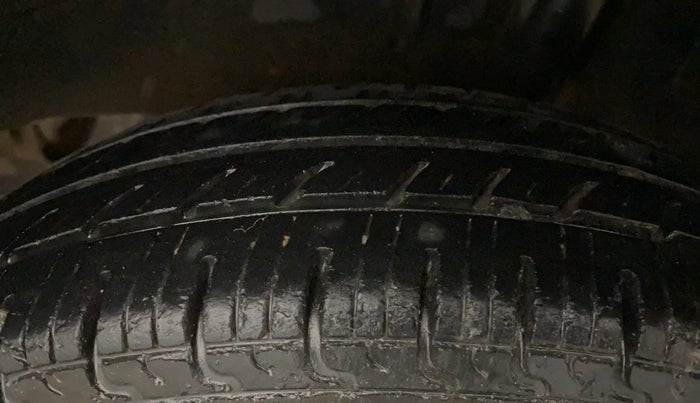 2018 Renault Kwid RXL, Petrol, Manual, 45,338 km, Left Rear Tyre Tread