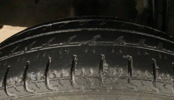 2018 Renault Kwid RXL, Petrol, Manual, 45,338 km, Right Rear Tyre Tread