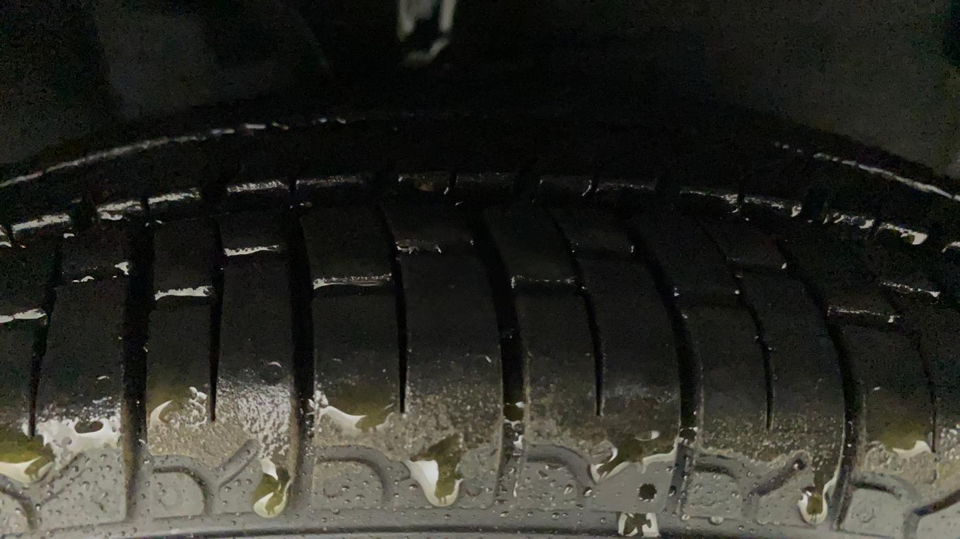 2010 Hyundai i10 SPORTZ (O) 1.2, Petrol, Manual, 91,968 km, Right Front Tyre Tread