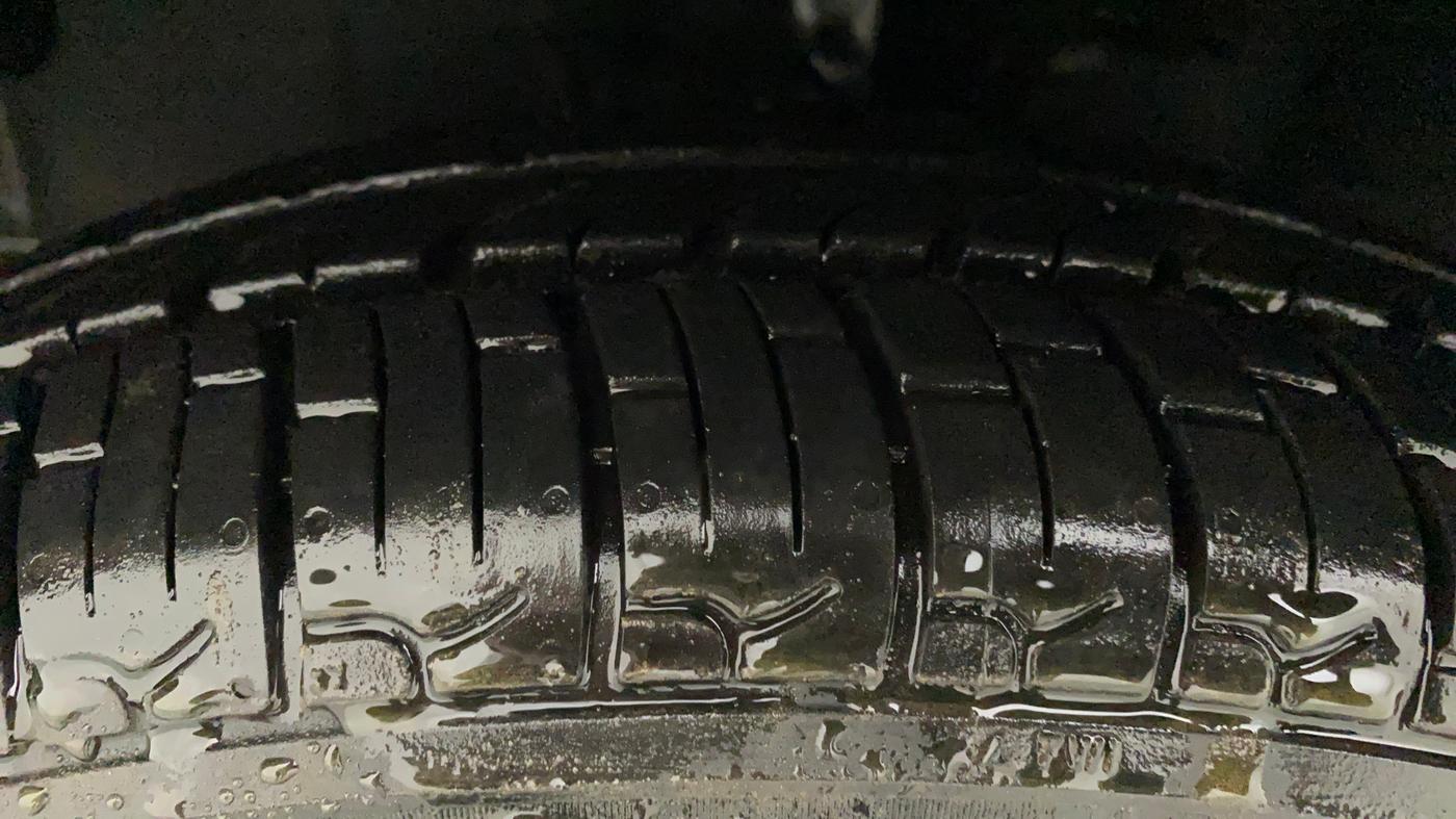 2010 Hyundai i10 SPORTZ (O) 1.2, Petrol, Manual, 91,968 km, Left Front Tyre Tread