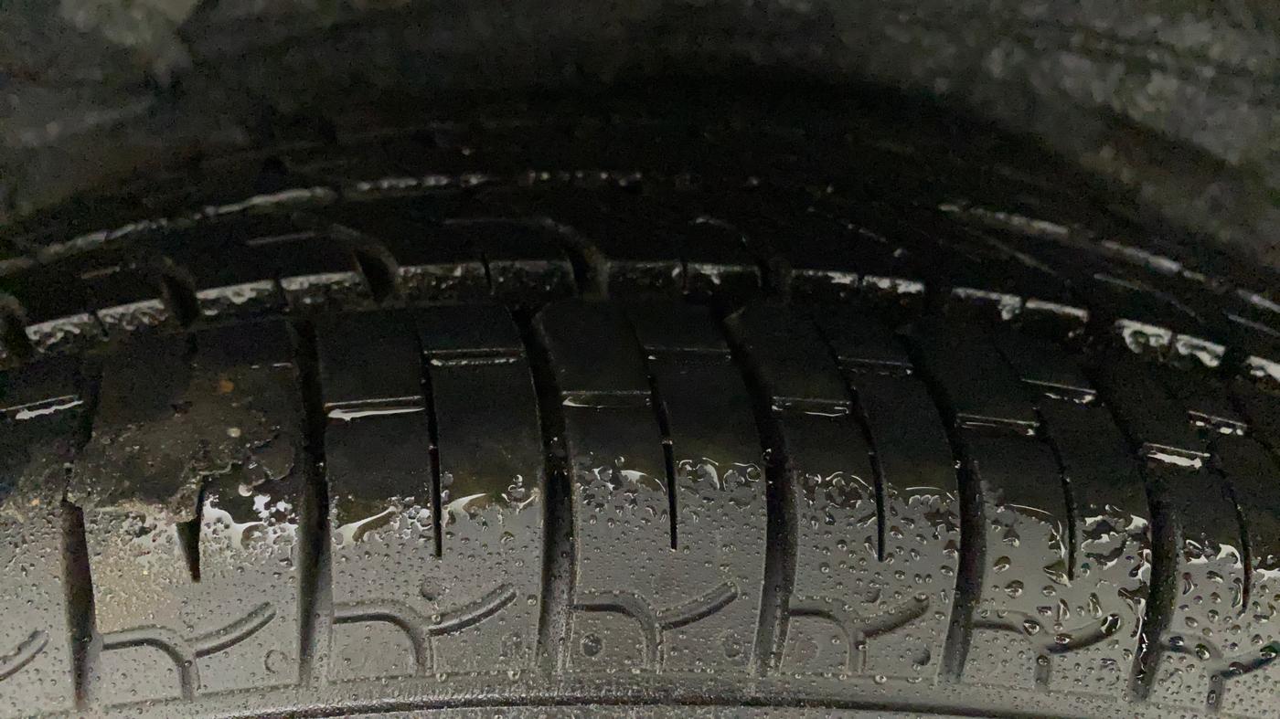 2010 Hyundai i10 SPORTZ (O) 1.2, Petrol, Manual, 91,968 km, Right Rear Tyre Tread