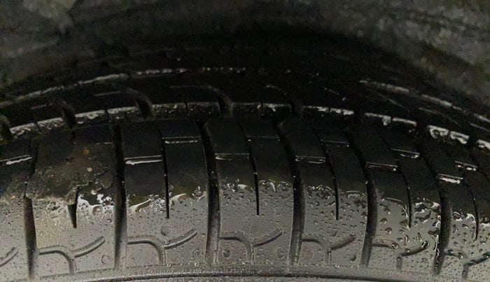 2010 Hyundai i10 SPORTZ (O) 1.2, Petrol, Manual, 91,968 km, Right Rear Tyre Tread