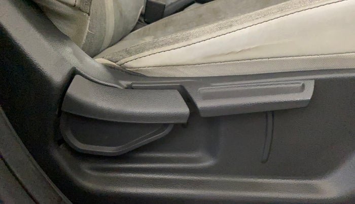 2020 Hyundai GRAND I10 NIOS SPORTZ AMT 1.2 KAPPA VTVT, Petrol, Automatic, 43,991 km, Driver Side Adjustment Panel