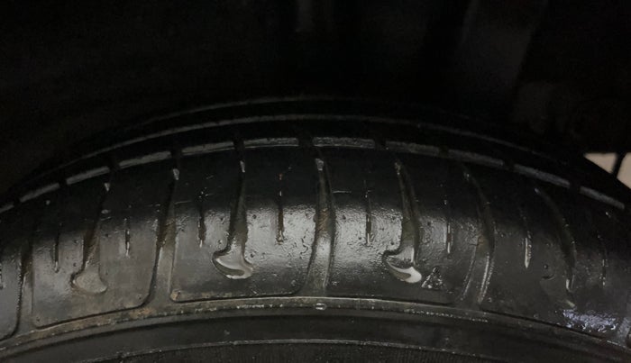 2016 Hyundai Grand i10 SPORTZ 1.2 KAPPA VTVT, Petrol, Manual, 18,360 km, Left Rear Tyre Tread