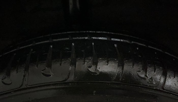 2016 Hyundai Grand i10 SPORTZ 1.2 KAPPA VTVT, Petrol, Manual, 18,360 km, Right Rear Tyre Tread