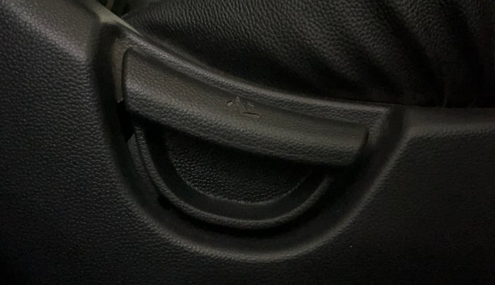 2016 Hyundai Grand i10 SPORTZ 1.2 KAPPA VTVT, Petrol, Manual, 18,360 km, Driver Side Adjustment Panel