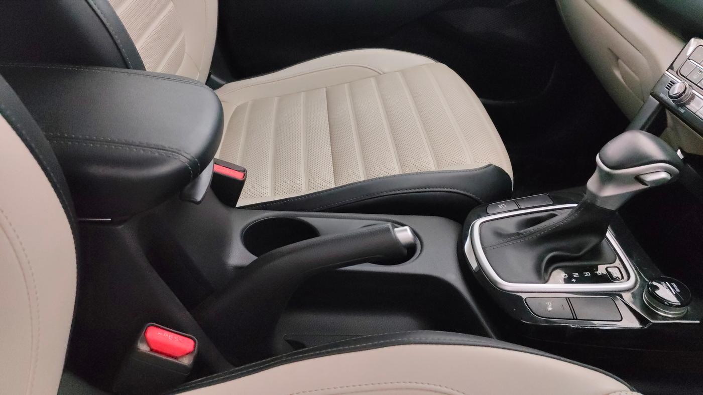 2023 KIA SELTOS HTX IVT, Petrol, Automatic, 39,140 km, Gear Lever
