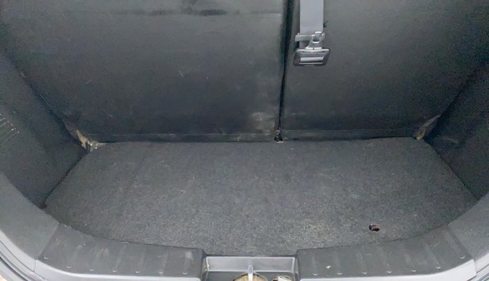 2015 Maruti Wagon R 1.0 VXI, Petrol, Manual, 32,741 km, Boot Inside View