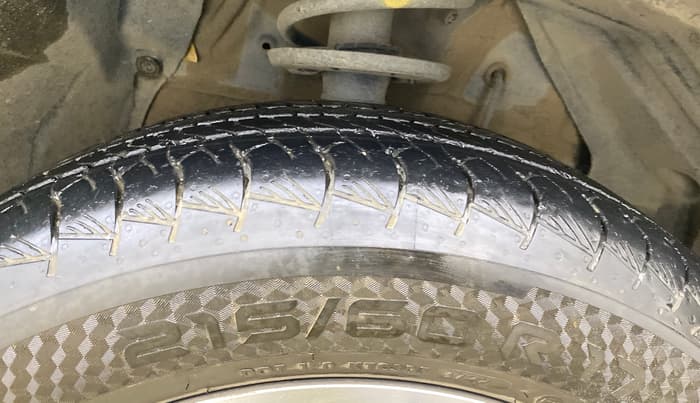 2022 Maruti Grand Vitara ALPHA SMART HYBRID AT, Petrol, Automatic, 34,828 km, Right Front Tyre Tread