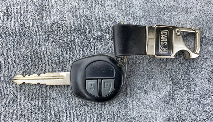 2015 Maruti Swift VXI, Petrol, Manual, 47,124 km, Key Close Up