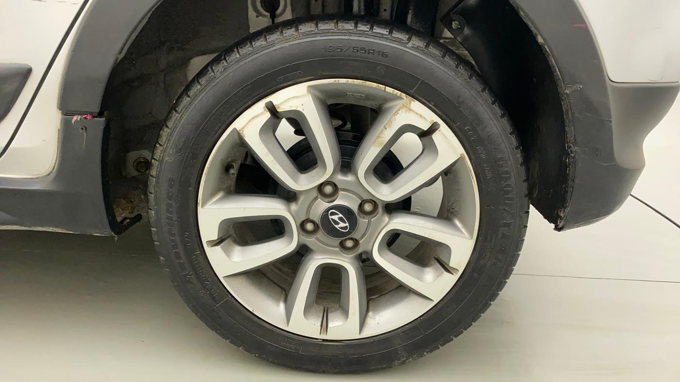 2016 Hyundai i20 Active 1.2 SX, Petrol, Manual, 46,071 km, Left Rear Wheel