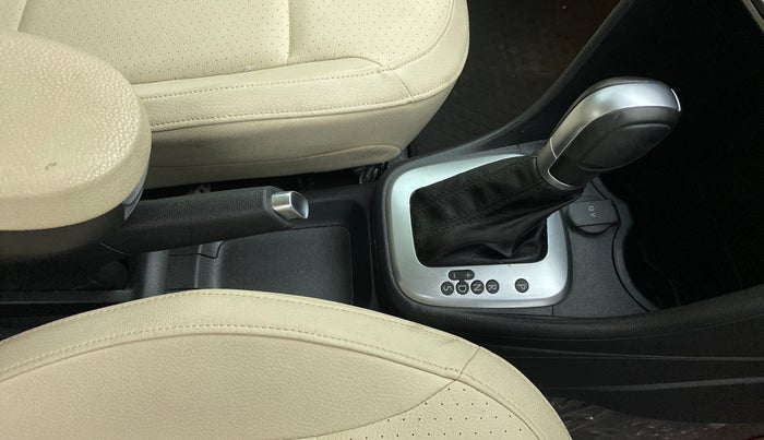 2021 Volkswagen Vento HIGHLINE PLUS 1.0 TSI AT, Petrol, Automatic, 14,335 km, Gear Lever