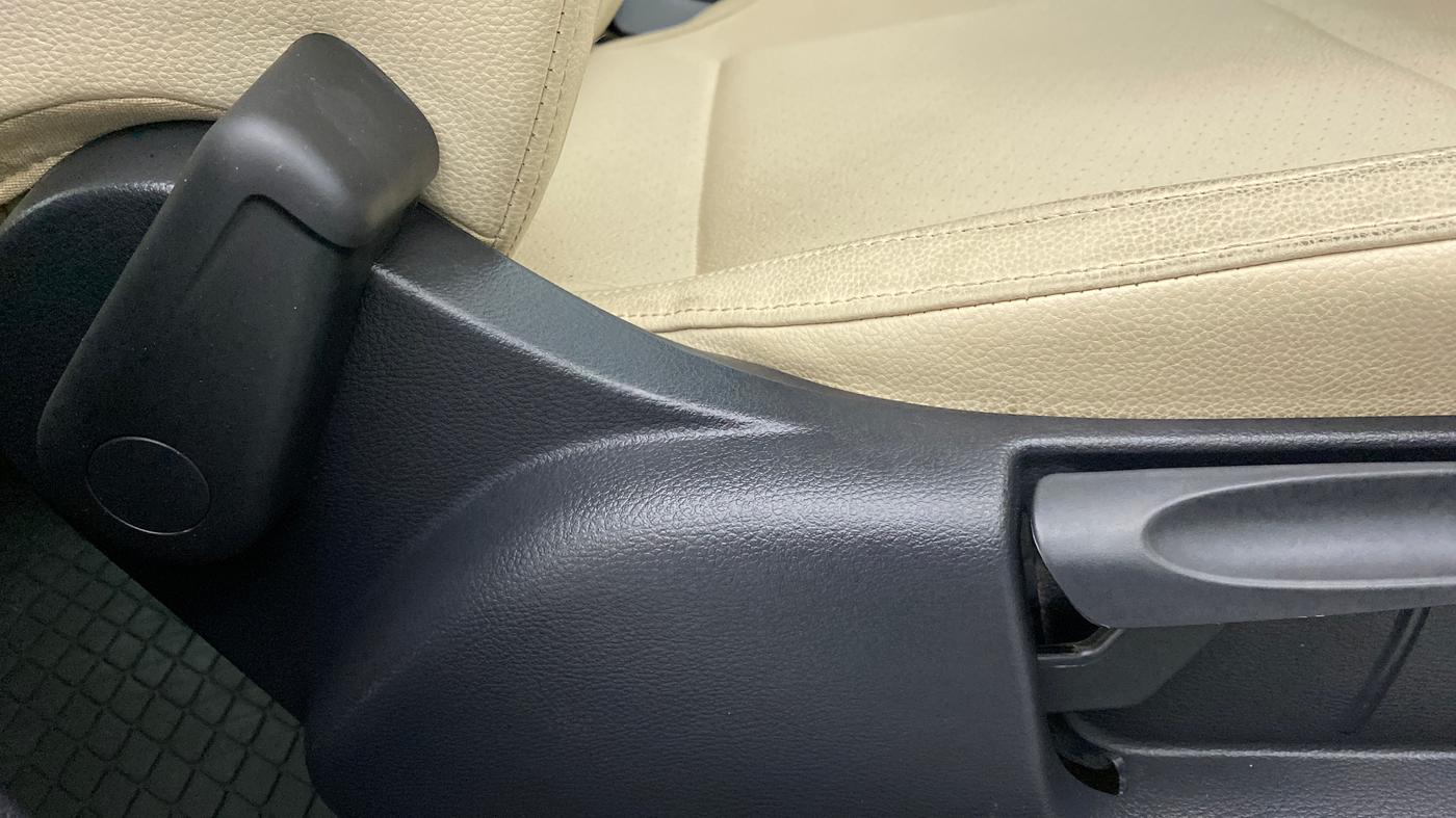 2021 Volkswagen Vento HIGHLINE PLUS 1.0 TSI AT, Petrol, Automatic, 14,335 km, Driver Side Adjustment Panel