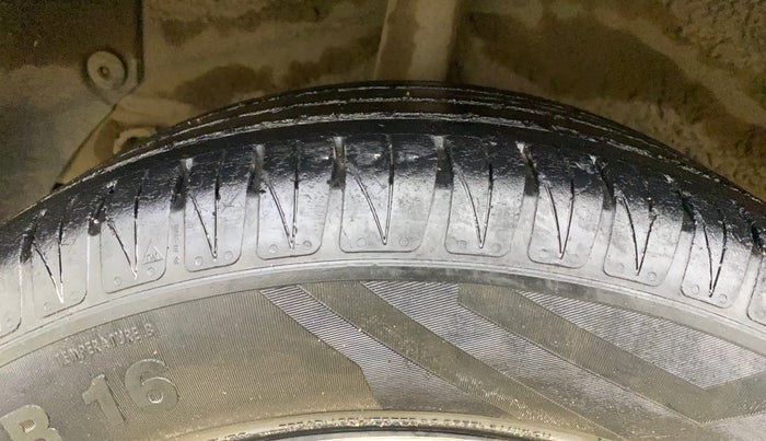 2022 KIA SONET HTK PLUS 1.0 IMT, Petrol, Manual, 75,237 km, Right Rear Tyre Tread