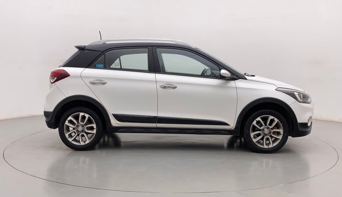 2017 Hyundai i20 Active 1.2 SX DUAL TONE, Petrol, Manual, 52,887 km, Right Side View