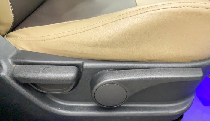 2012 Hyundai i20 ASTA 1.2, Petrol, Manual, 87,824 km, Driver Side Adjustment Panel