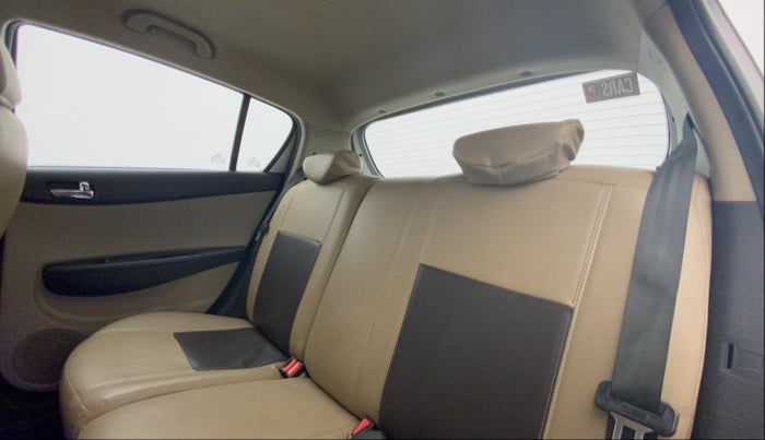 2012 Hyundai i20 ASTA 1.2, Petrol, Manual, 87,824 km, Right Side Rear Door Cabin