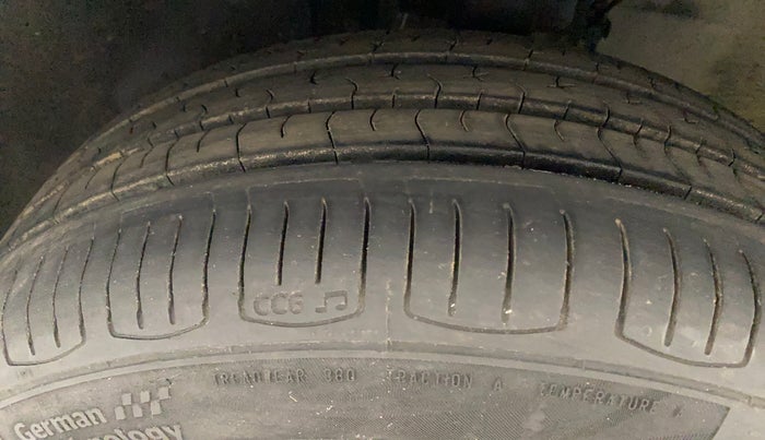 2017 Volkswagen Ameo COMFORTLINE 1.2L, Petrol, Manual, 67,773 km, Left Front Tyre Tread