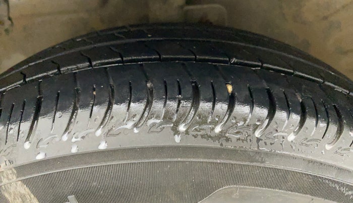 2016 Maruti Celerio VXI, Petrol, Manual, 76,510 km, Left Front Tyre Tread