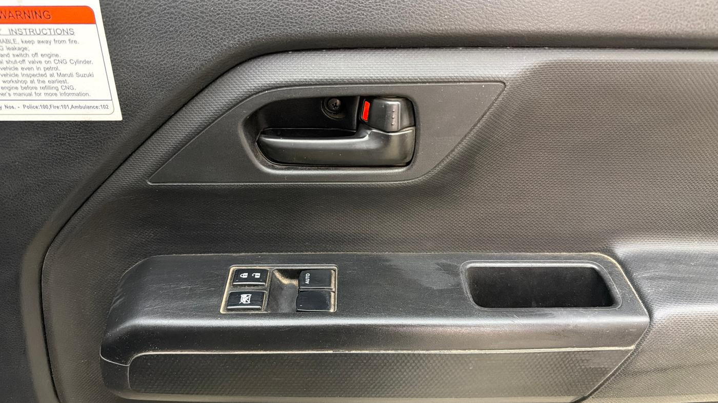 2021 Maruti New Wagon-R LXI CNG 1.0, CNG, Manual, 94,345 km, Driver Side Door Panels Control