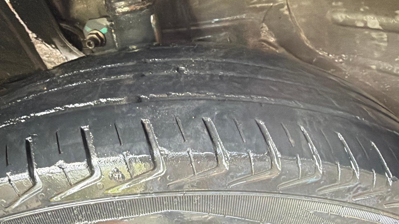 2021 Maruti New Wagon-R LXI CNG 1.0, CNG, Manual, 94,345 km, Left Front Tyre Tread