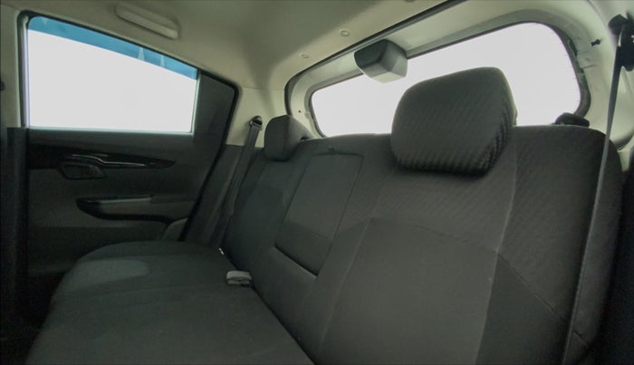 2017 Mahindra Kuv100 K8 6 STR DUAL TONE, Petrol, Manual, 95,346 km, Right Side Rear Door Cabin