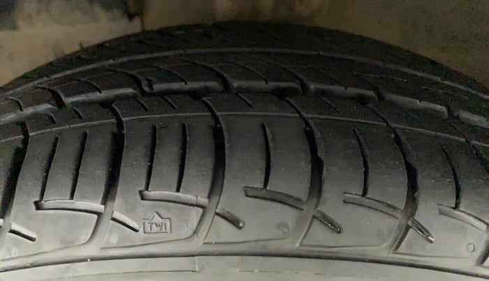 2017 Mahindra Kuv100 K8 6 STR DUAL TONE, Petrol, Manual, 95,346 km, Left Front Tyre Tread