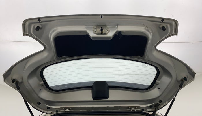 2017 Mahindra Kuv100 K8 6 STR DUAL TONE, Petrol, Manual, 95,346 km, Boot Door Open