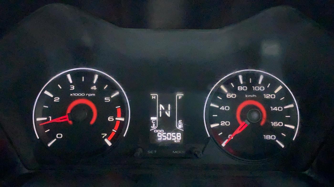 2017 Mahindra Kuv100 K8 6 STR DUAL TONE, Petrol, Manual, 95,346 km, Odometer Image