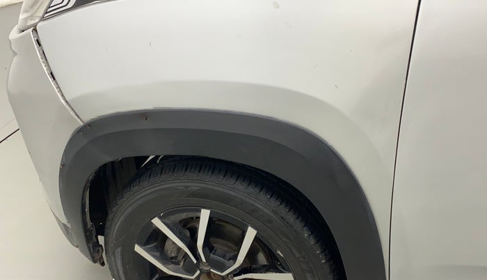2017 Mahindra Kuv100 K8 6 STR DUAL TONE, Petrol, Manual, 95,346 km, Left fender - Cladding has minor damage