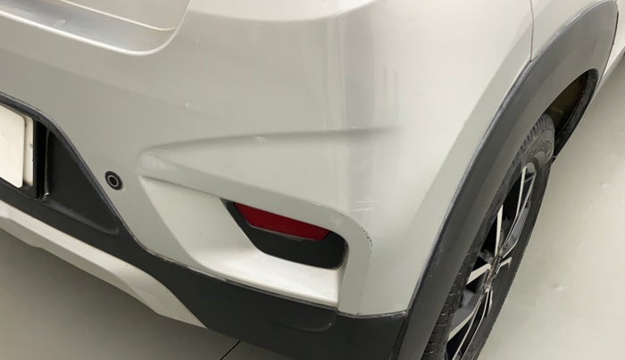 2017 Mahindra Kuv100 K8 6 STR DUAL TONE, Petrol, Manual, 95,346 km, Rear bumper - Minor scratches