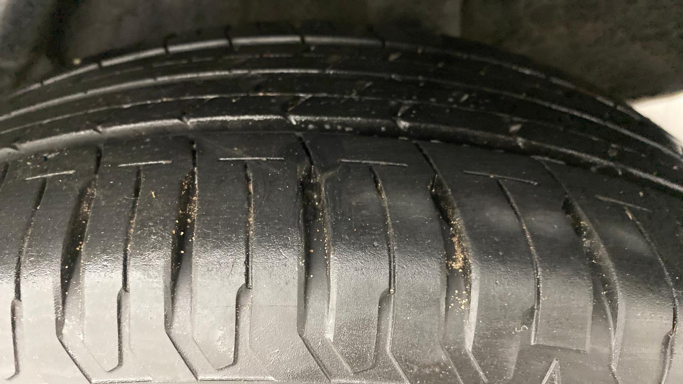 2018 Hyundai Verna 1.6 SX VTVT AT (O), Petrol, Automatic, 16,772 km, Right Rear Tyre Tread