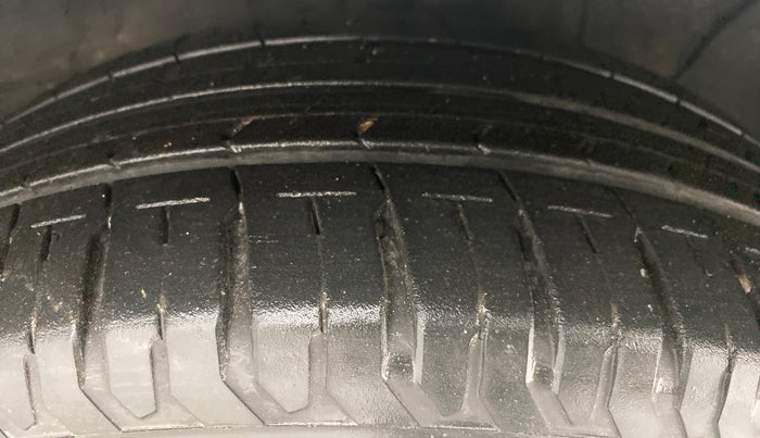 2018 Hyundai Verna 1.6 SX VTVT AT (O), Petrol, Automatic, 16,772 km, Right Front Tyre Tread