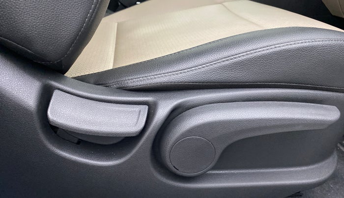 2018 Hyundai Verna 1.6 SX VTVT AT (O), Petrol, Automatic, 16,772 km, Driver Side Adjustment Panel