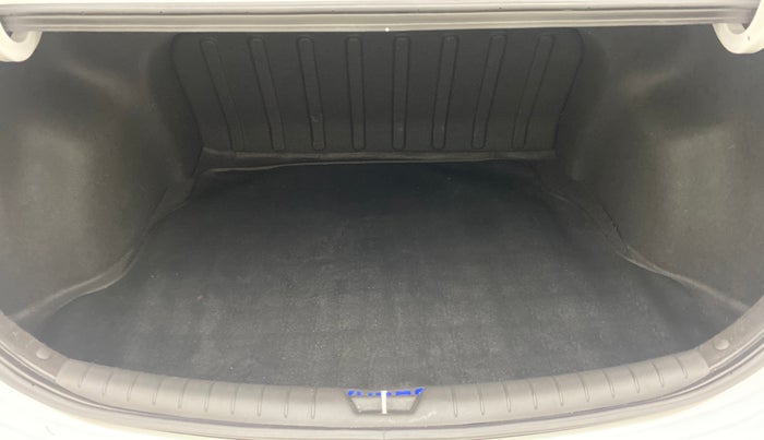 2018 Hyundai Verna 1.6 SX VTVT AT (O), Petrol, Automatic, 16,772 km, Boot Inside