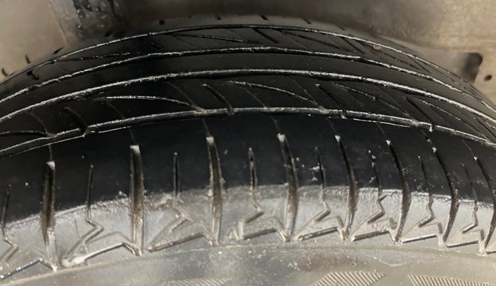 2015 Honda Jazz 1.2L I-VTEC V AT, Petrol, Automatic, 87,246 km, Right Rear Tyre Tread