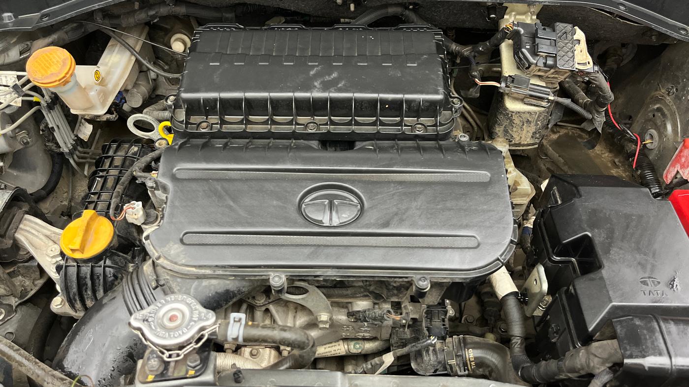 2022 Tata PUNCH ADVENTURE AMT, Petrol, Automatic, 24,678 km, Engine View