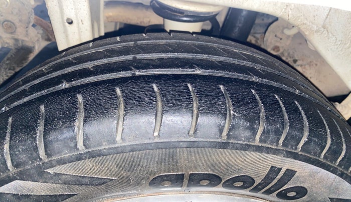 2014 Maruti Alto K10 LXI, Petrol, Manual, 81,246 km, Right Rear Tyre Tread