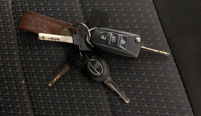 2018 Tata Tiago XT PETROL, Petrol, Manual, 56,623 km, Key Close Up